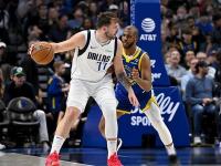 勇士战独行侠：库里和东契奇的巅峰对决谁能胜出的简单介绍