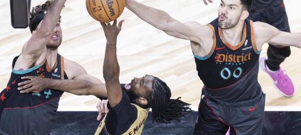 乐鱼体育app-猛龙后卫神勇表现，率队击败对手