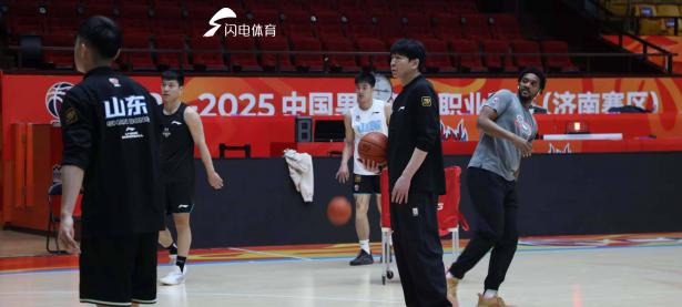 乐鱼体育在线-关于山东高速队主教练:球队士气高涨，必将为季后赛拼尽全力的信息