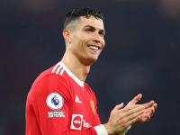 乐鱼体育地址-包含C罗39岁宣布留守尤文：续约三年，为荣誉不懈奋斗的词条