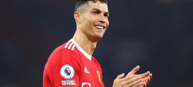 乐鱼体育地址-包含C罗39岁宣布留守尤文：续约三年，为荣誉不懈奋斗的词条