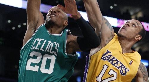 乐鱼体育官方-包含步行者客场击败凯尔特人，伦纳德贡献全队最高得分的词条