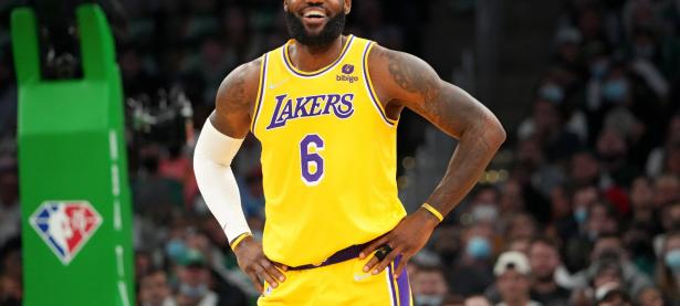 乐鱼体育app-活塞中锋表现出色，独得分领队夺胜