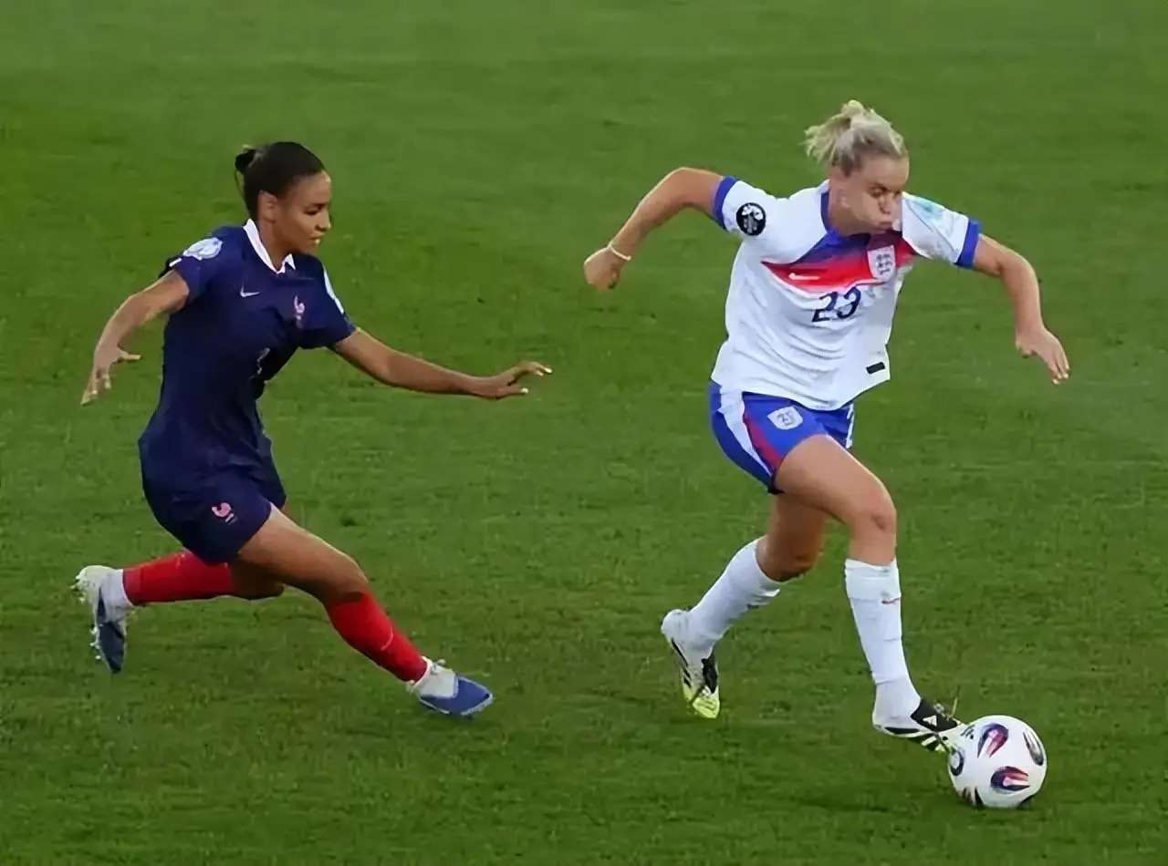 加拿大队勇夺胜利,顺利晋级女足锦标赛 加拿大队勇夺胜利,顺利晋级女足锦标赛