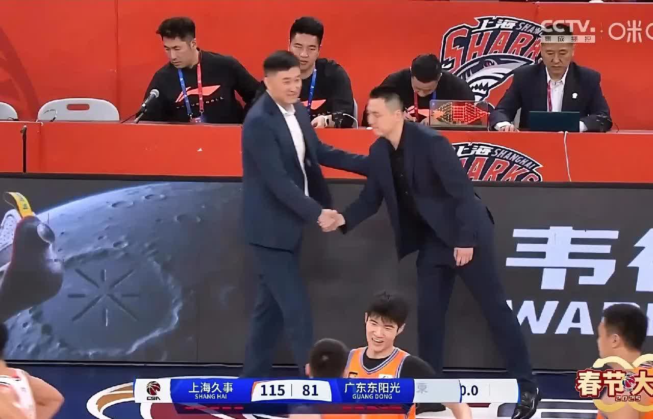 上海男篮表现神勇，主场扼杀对手反扑