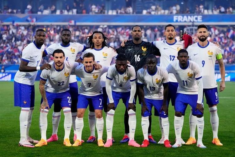 法国队在欧国联赛场上展现强大实力 法国队在欧国联赛场上展现强大实力