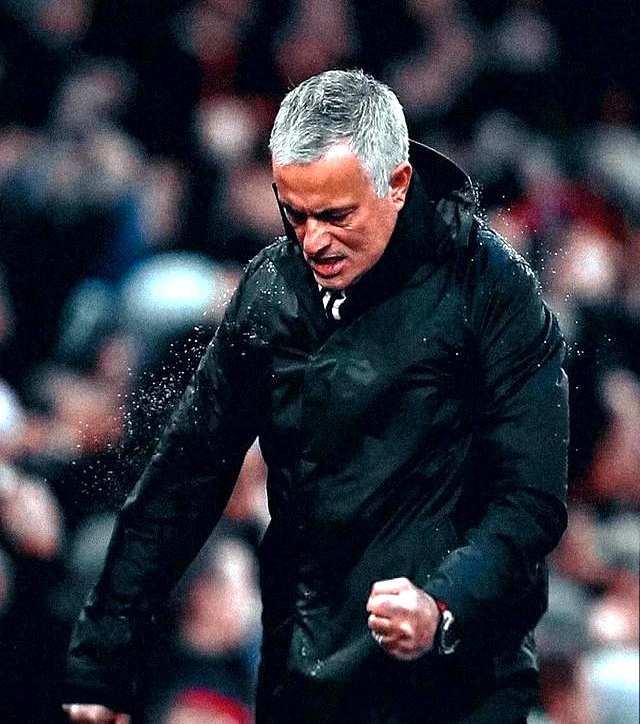 曼联客场惨败：穆里尼奥遭遇执教生涯最糟糕状态