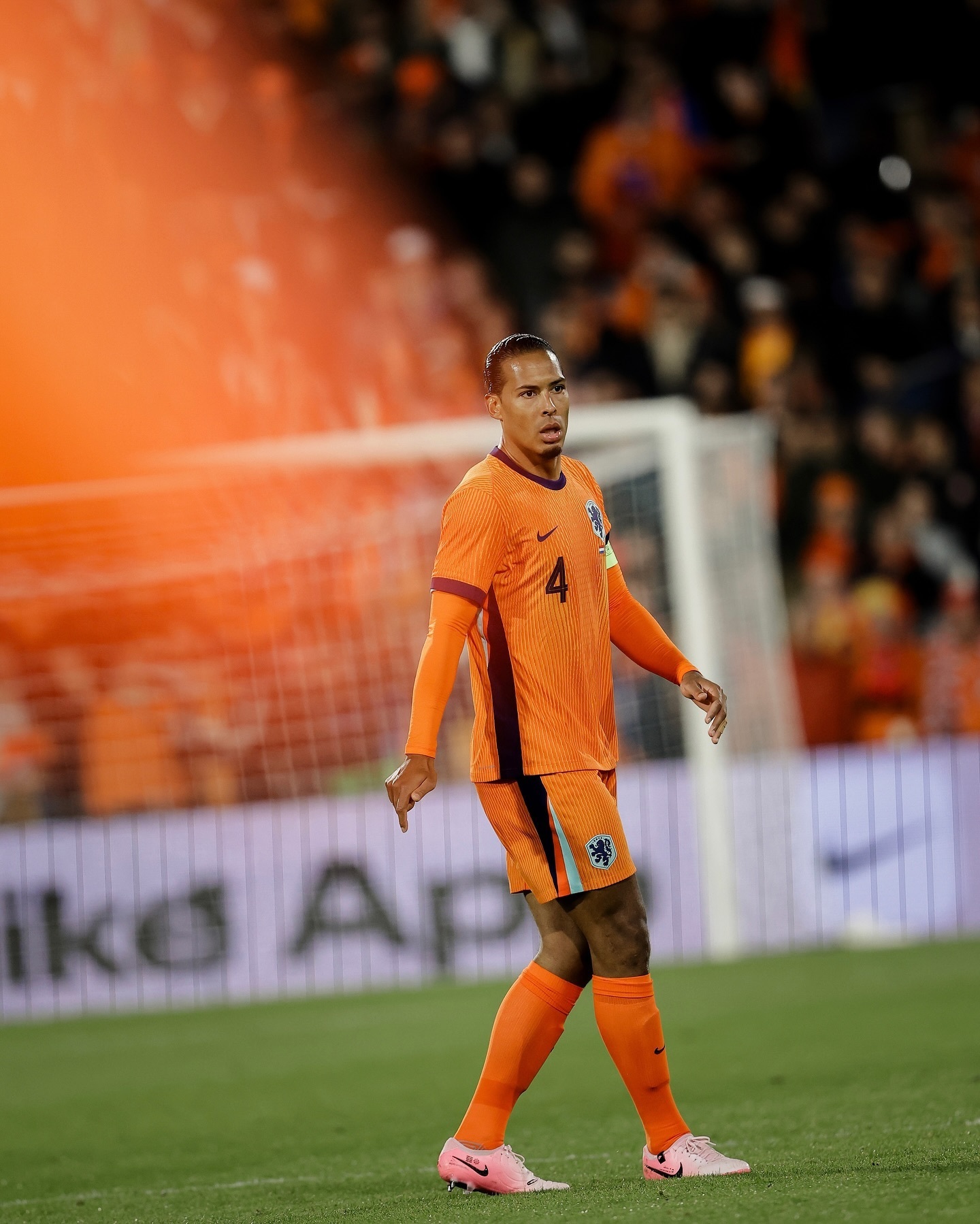 荷兰队击败波兰,保持不败纪录 荷兰队击败波兰,保持不败纪录