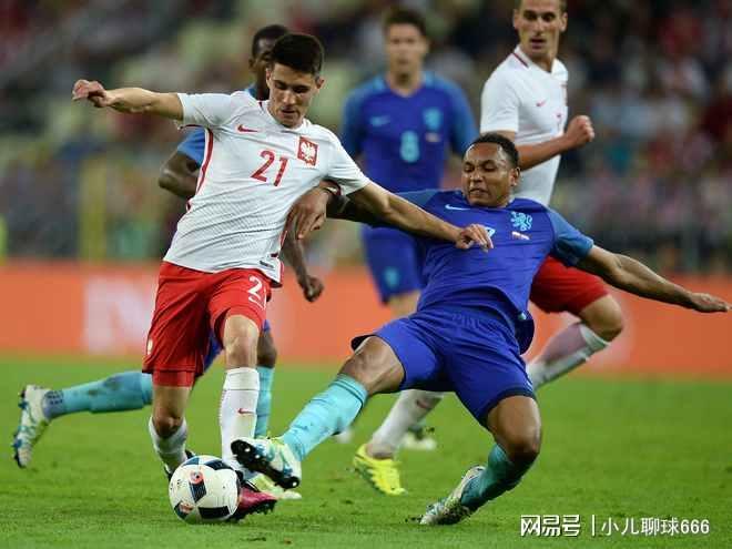 荷兰队击败波兰,保持不败纪录 荷兰队击败波兰,保持不败纪录