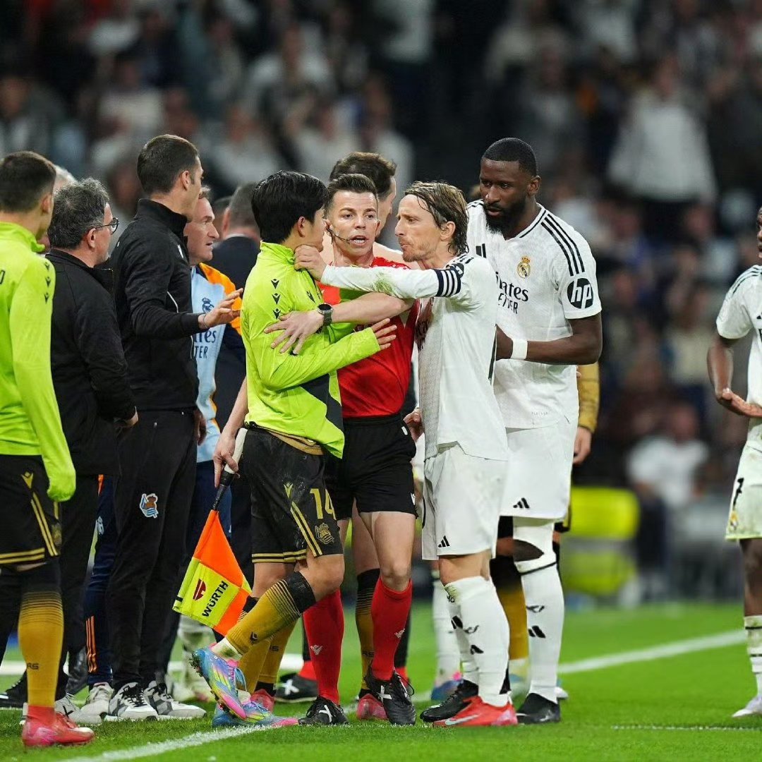 皇家马德里豪取胜利，稳固小组赛第一