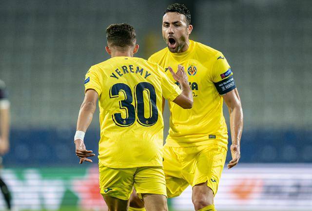 杜塞尔多夫双线作战，展现团队实力