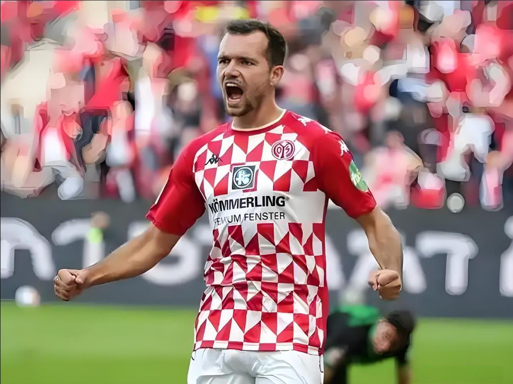 拜仁慕尼黑逆转门兴格拉德巴赫，榜首位置不动摇的简单介绍