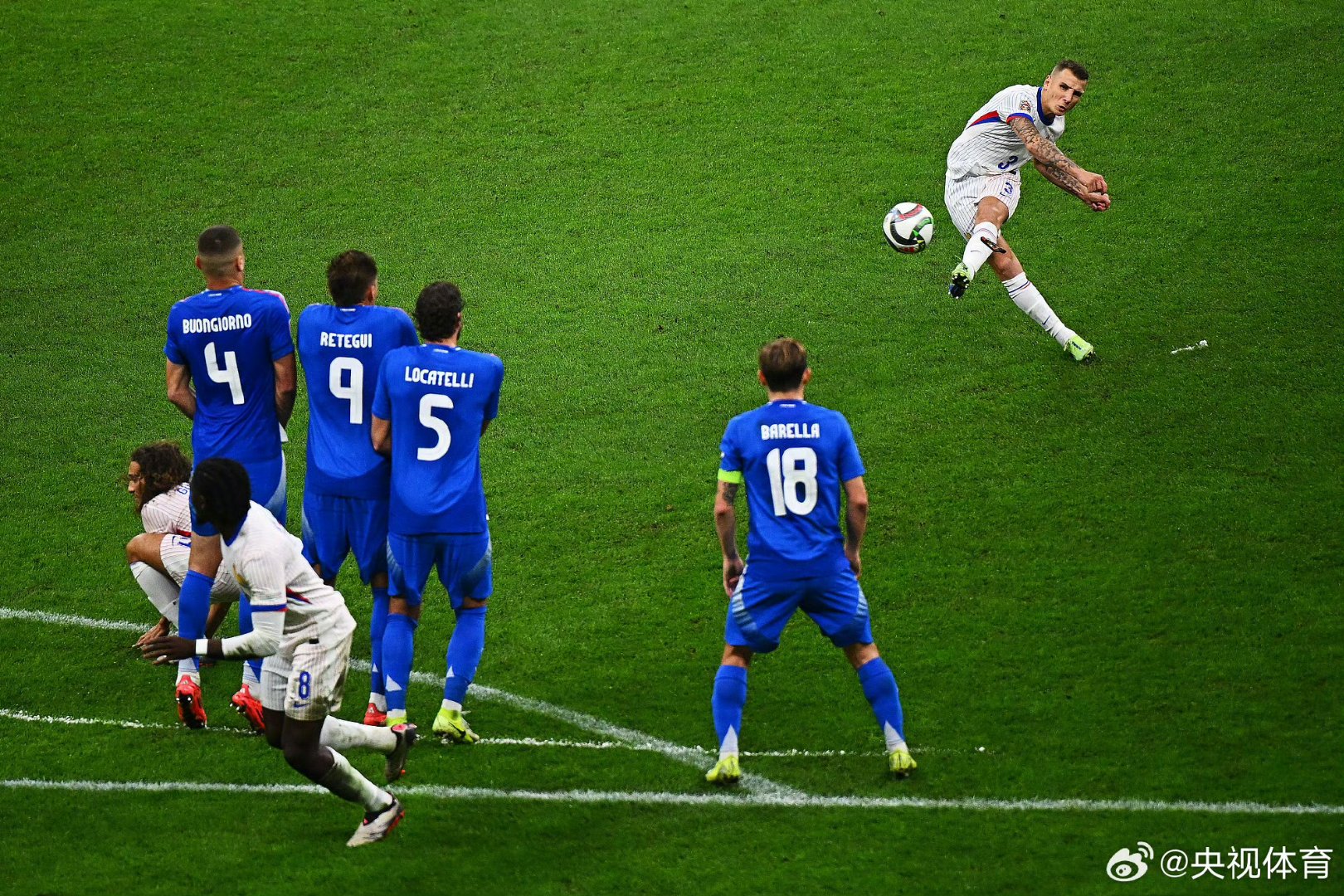 法国意大利交锋，欧国联半决赛角逐激烈