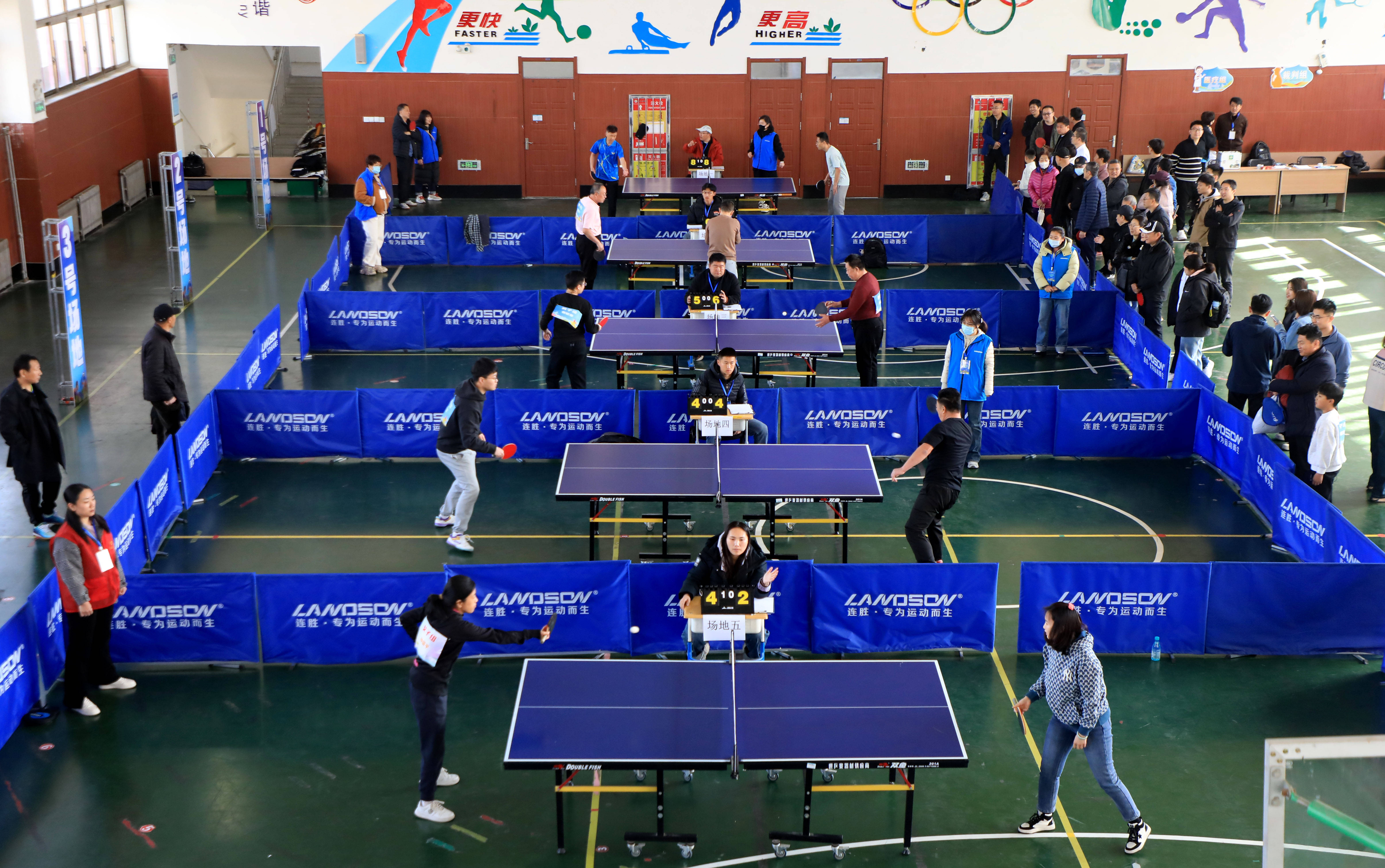 球员们团结一心,全力以赴展现出顽强斗志的简单介绍 球员们团结一心,全力以赴展现出顽强斗志的简单介绍