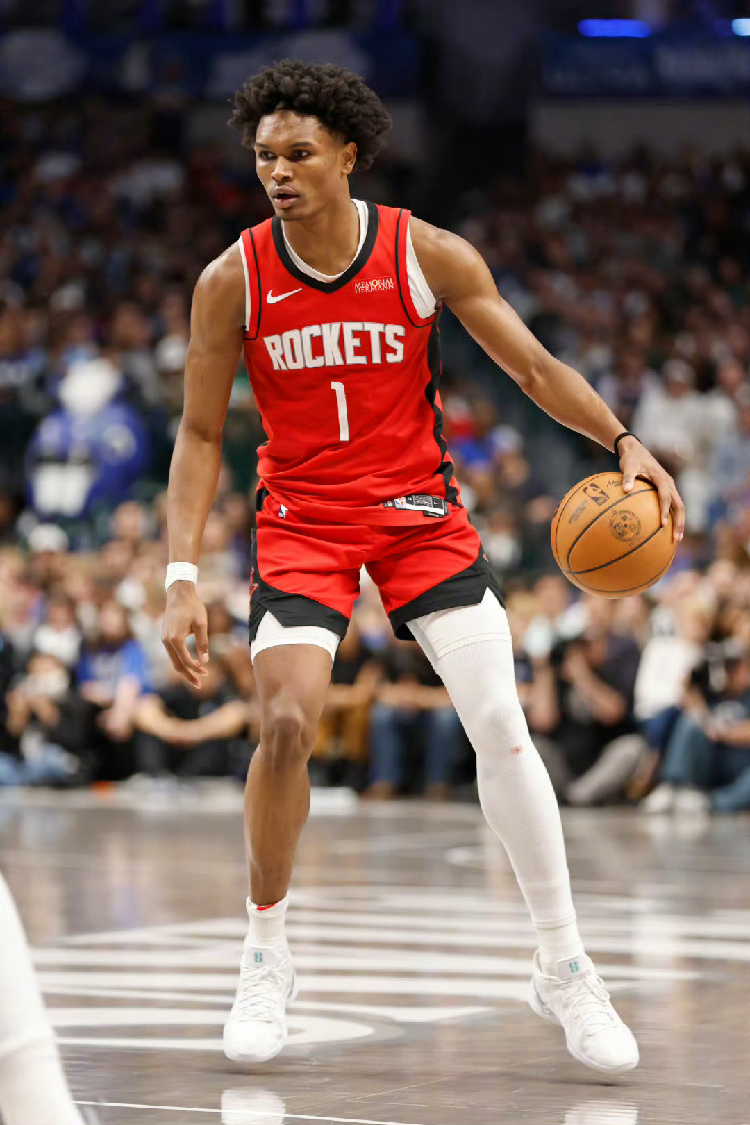 火箭大胜独行侠，对手惨遭三连败的简单介绍